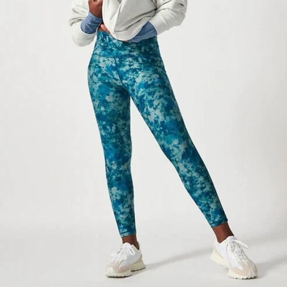 Athleta Salutation Stash Pocket II 7/8 Tights Sz S - Picture 1 of 9